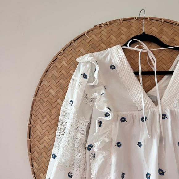 LUG VON SIGA WHITE/BLUE COTTAGE-CORE EMBROIDERED FLORAL CARLA V-NECK‎ BOHEMIAN - Picture 7 of 11